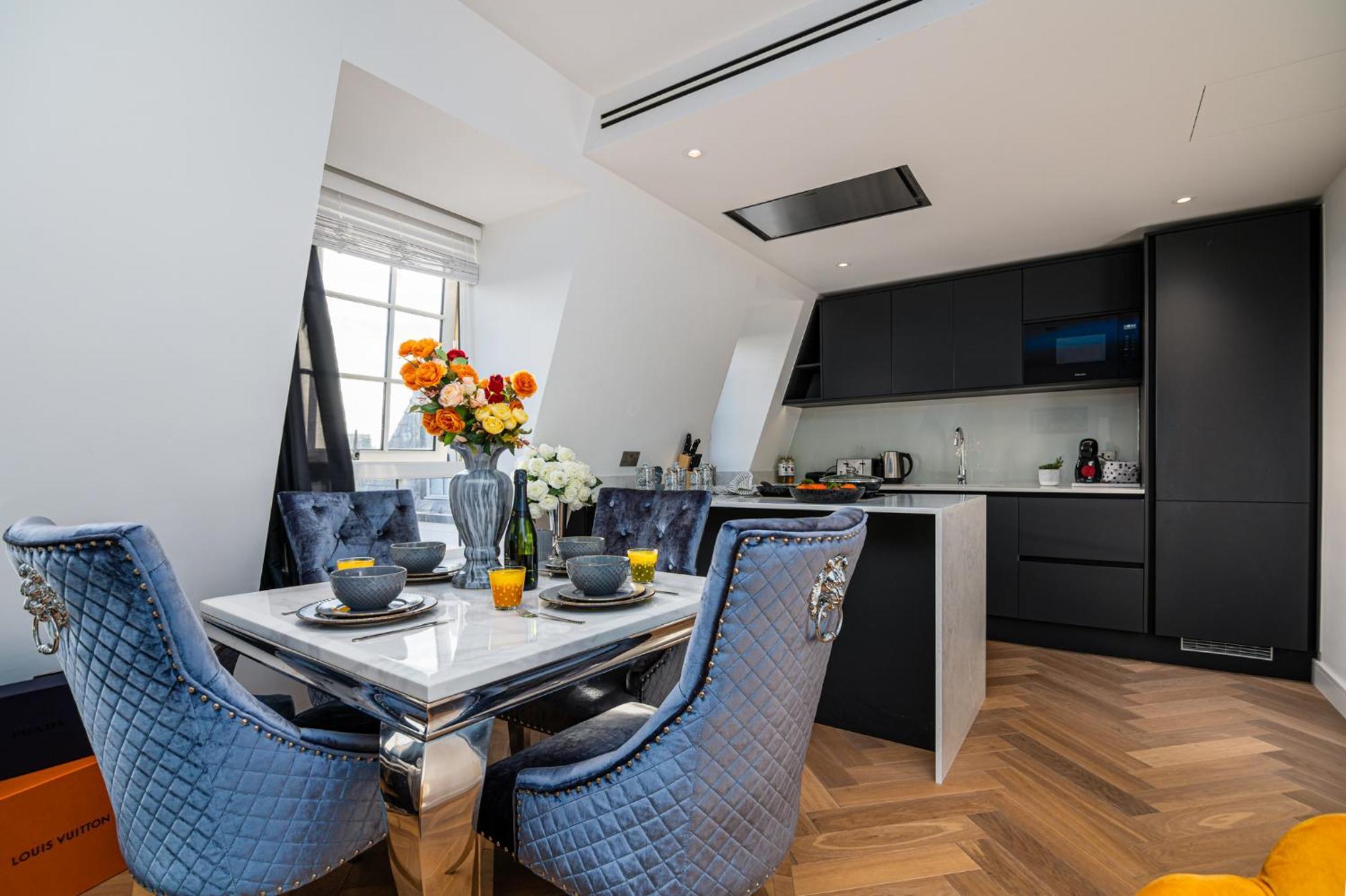 Stunning 1-Bedroom Penthouse In Marble Arch 72 Лондон Экстерьер фото