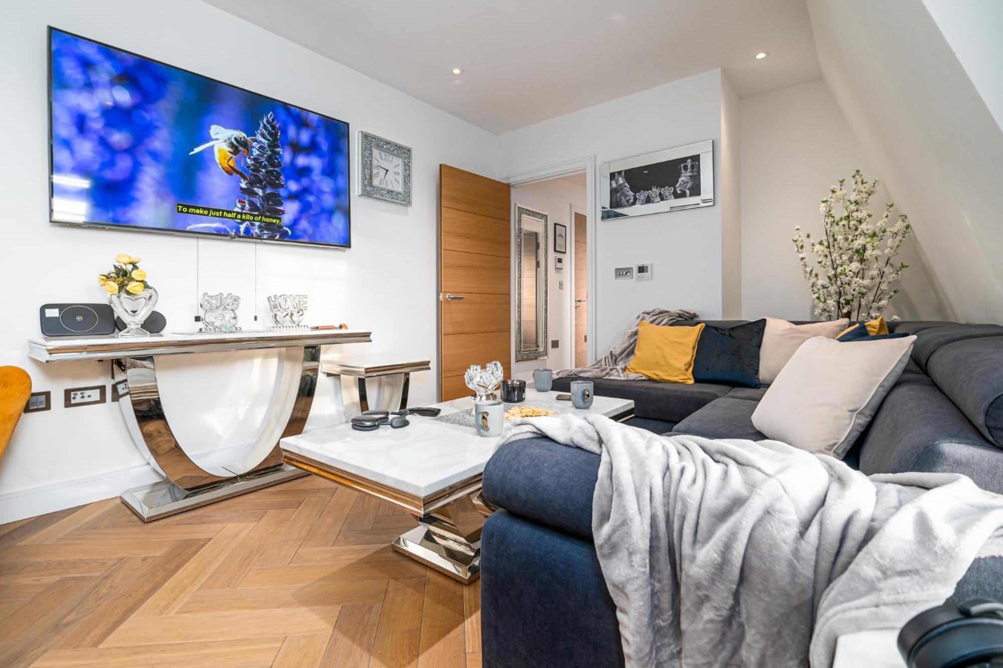 Stunning 1-Bedroom Penthouse In Marble Arch 72 Лондон Экстерьер фото